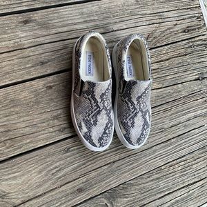 steve madden snake skin shoes
